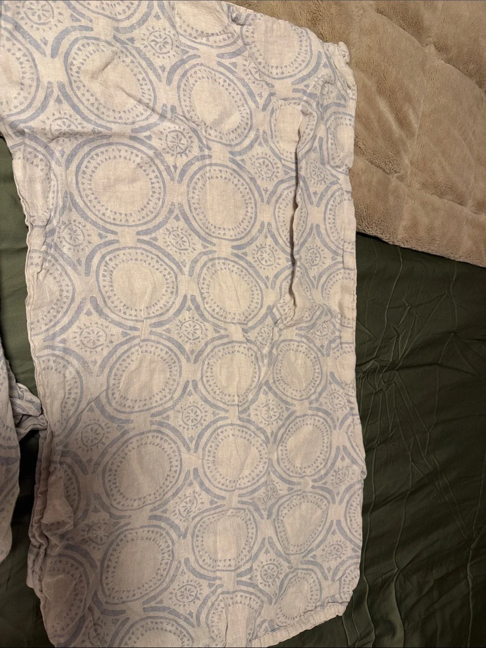 Beautiful Serena & Lily king sized 100% linen duvet cover and shams